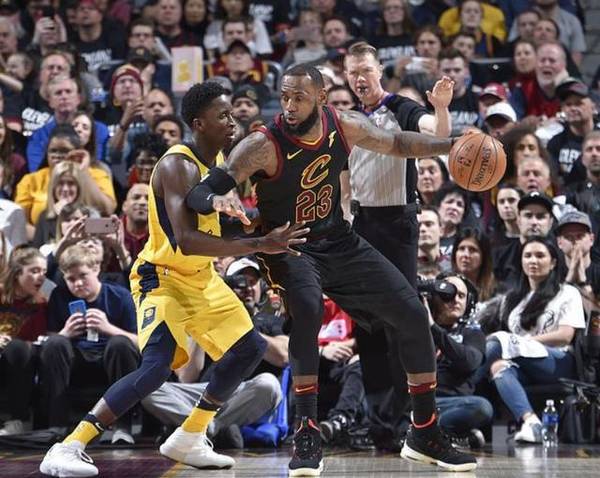  米切尔加时连得五分，骑士险胜步行者